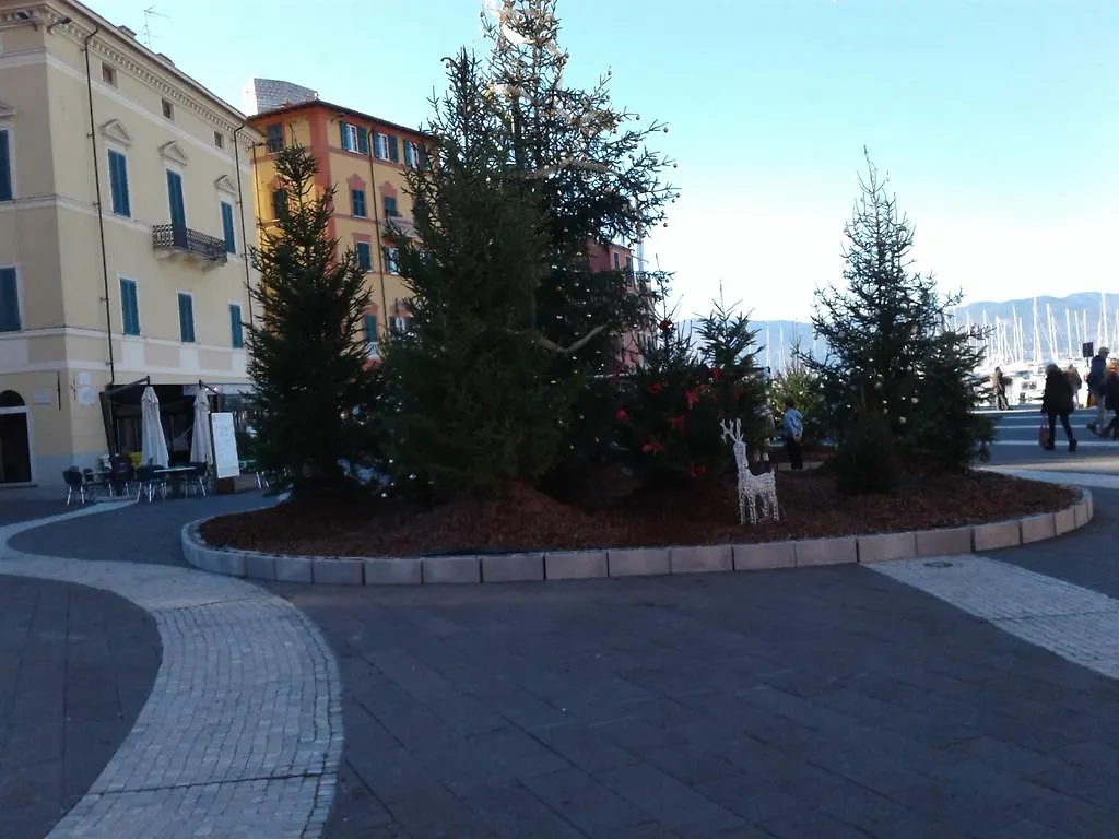 Semesterbostad Casa A Lerici Nell'Antico Borgo Villa
